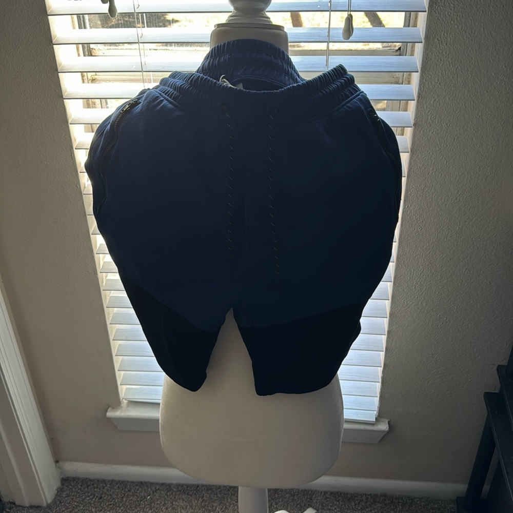 American eagle black and blue above the knee short